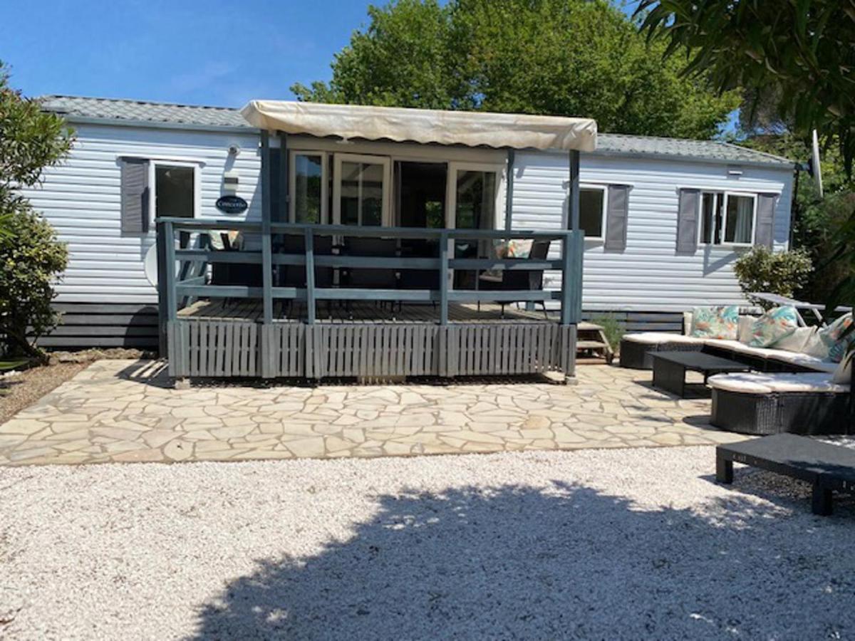 Lovely And Friendly Mobile Home In Gassin France Exteriér fotografie